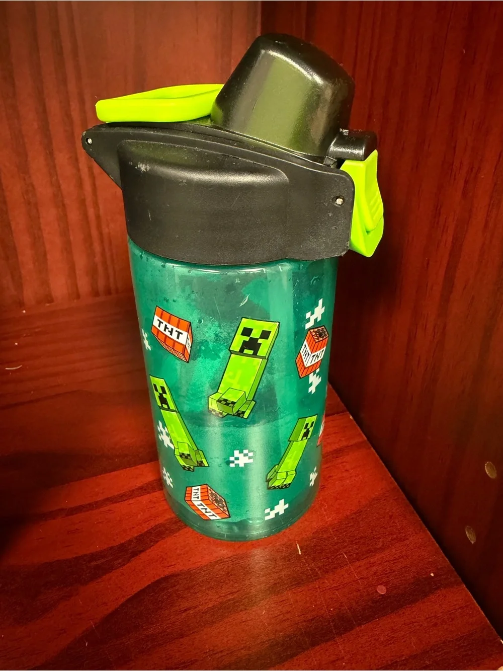 Kids Green Minecraft-Themed Water Bottle with Flip Lid